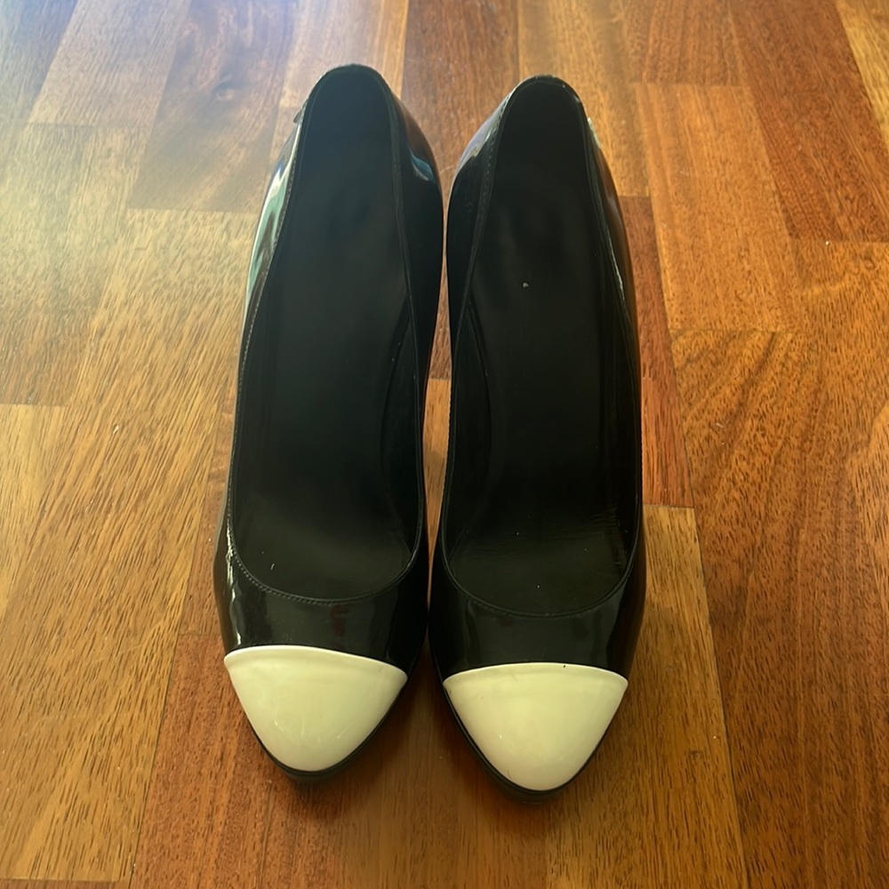Chanel Pumps